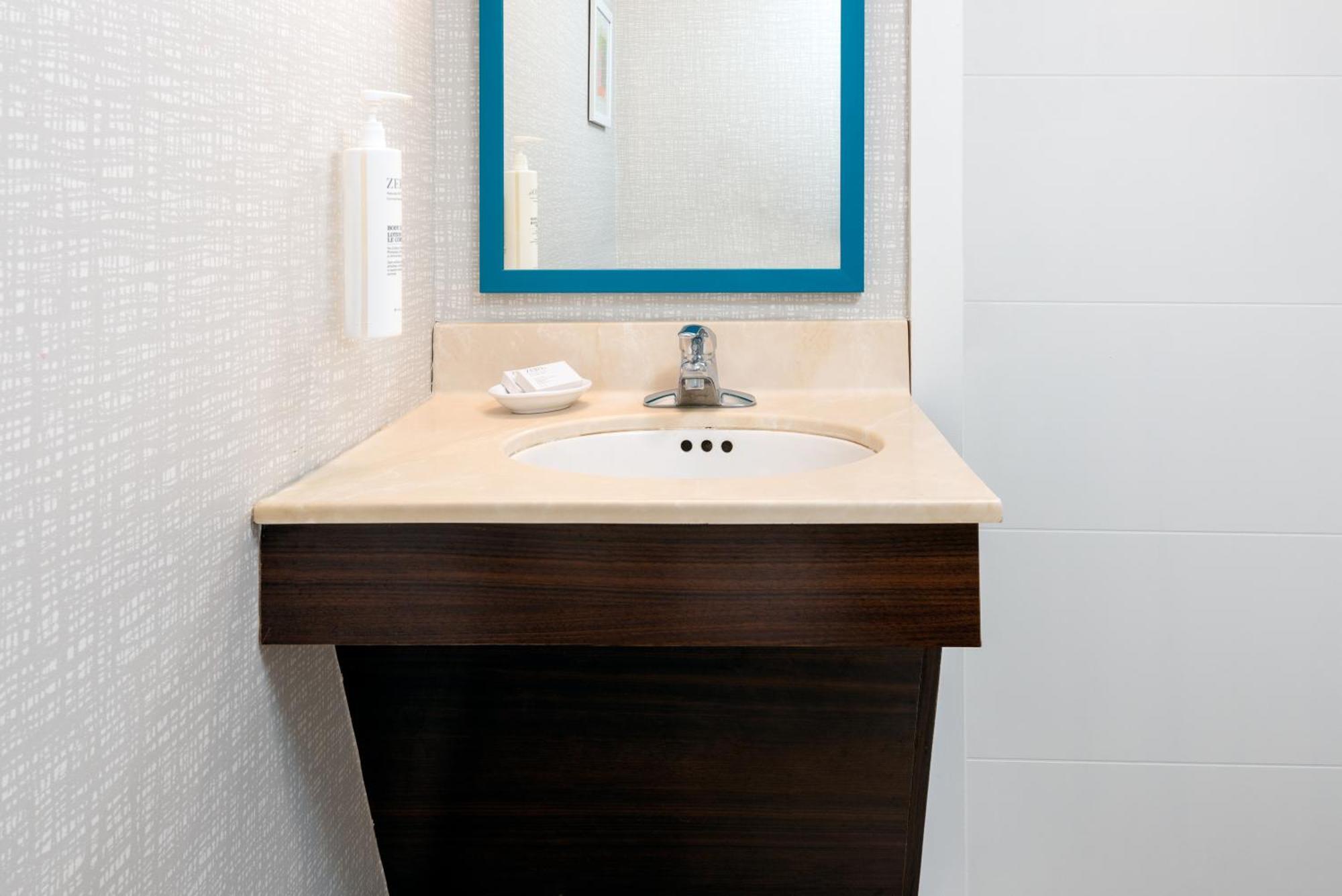 Hampton Inn Hartford Airport Windsor Locks Zewnętrze zdjęcie